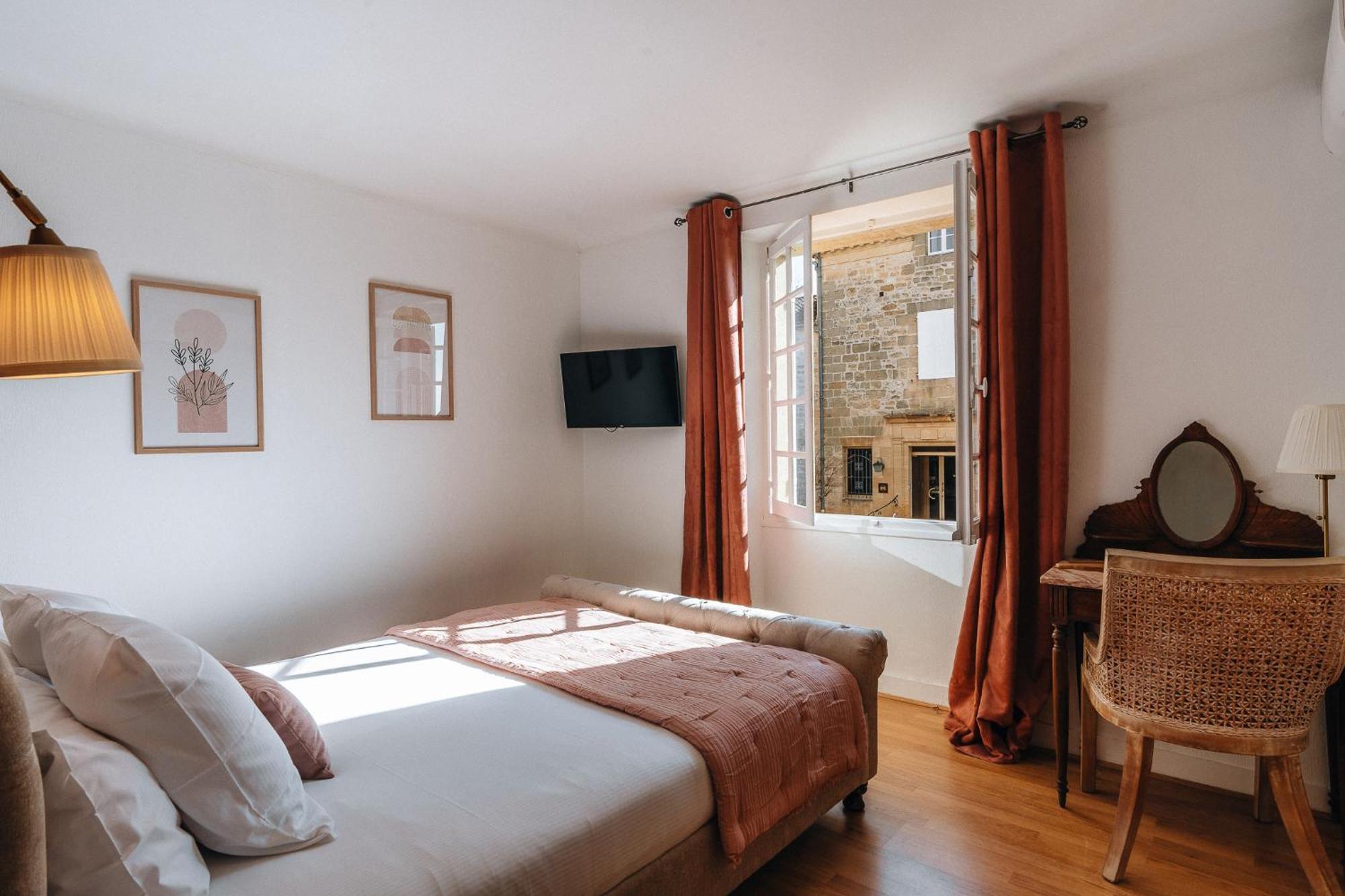 Hotel L'Abbaye 圣西普里安 外观 照片